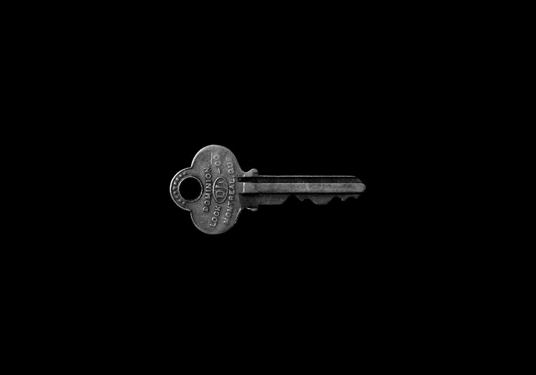 Broken key extraction service